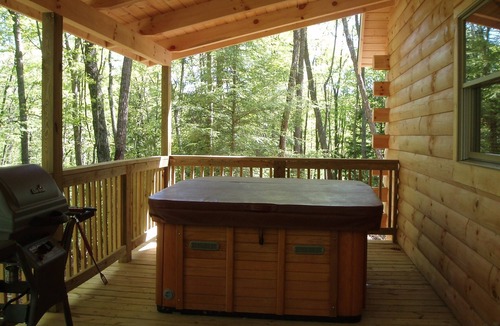 Hico Cabin | Valley View Cabin with show-stopping vaulted ceilings!