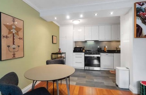 Kitsilano Apartment | Vancouver, Kitsilano condo 111 steps to Kits beach