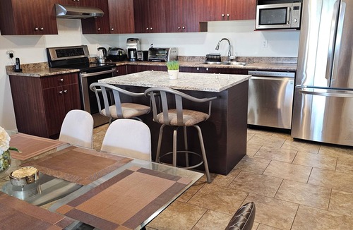 Bear Mountain Resort House | Victoria Vista, Cozy-2bedroom with Mountain Views near Prestiges Golfcourse