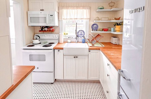 Wanchese House | Vintage Cottage in Wanchese