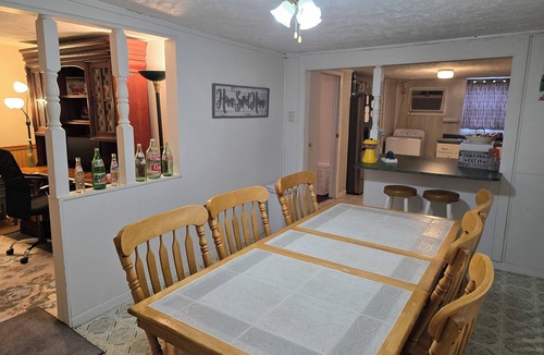 Minturn House | Vintage Pool Hall Store House – More Than a Stay, It’s an Experience