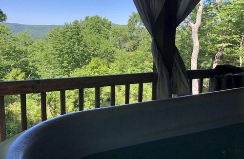 Old Town Cabin | Virginia Getaways in Galax, Ideal for Romantic Getaways in a Charming Cabin Rental