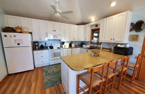 Duck House | Walk to Beach, Dogs Welcome, Family Friendly, Open Decks, D0112