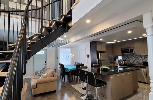 Port Elgin House | Walk to Main Beach | Sleeps 10 | Fire Pit & Games
