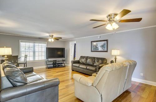 Hollands Landing House | Walk to Marina! Prosperity Home w/Screened Porch