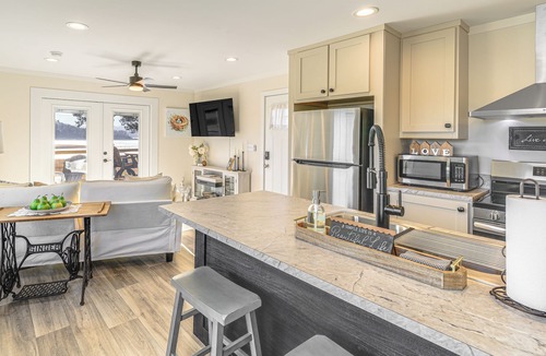 Bristol House | Walk to Marina: Waterfront South Holston Lake Home