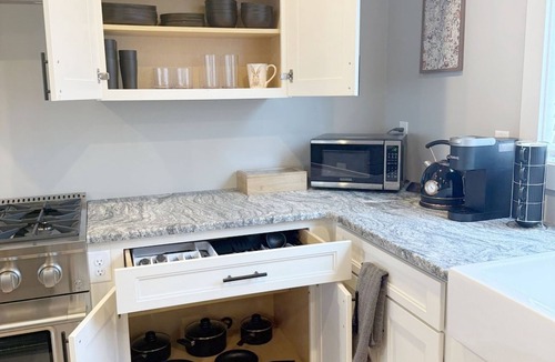 Easley House | Walk to Silos 2BR 2.5BA Townhome + Chef Kitchen Greenville Clemson Area