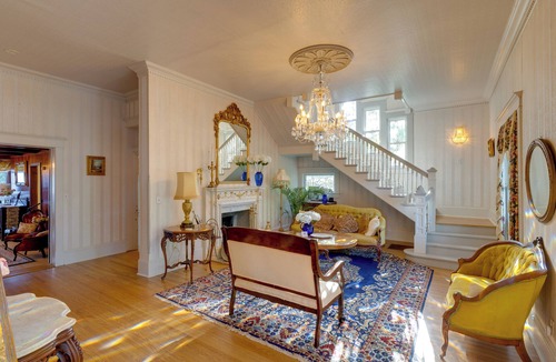 Lawrenceburg House | Walk to The Square! Historic Lawrenceburg Home