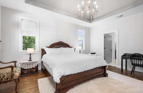 Hillsboro West End House | Walkable Hillsboro Home - Near 12 South & Vandy