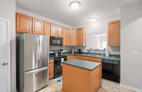 Huntersville House | Walking Distance to night life in Huntersville