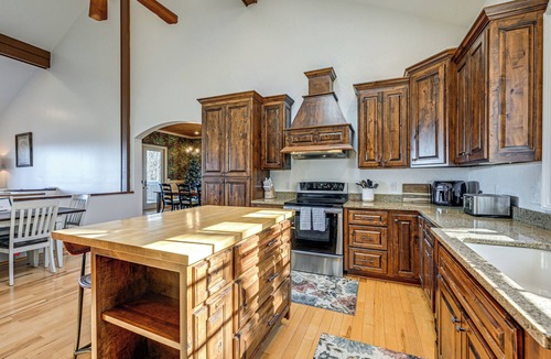 Cullowhee House | Water Views! Group-Friendly Lake Glenville Home