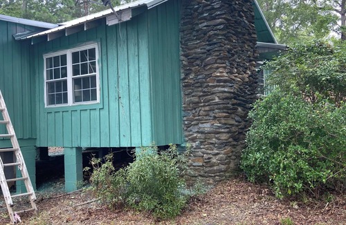 Ridgeway Cabin | Wateree Lake,2 bedroom, 2 bath house, Fairfield side, dock, boat ramp, rustic.
