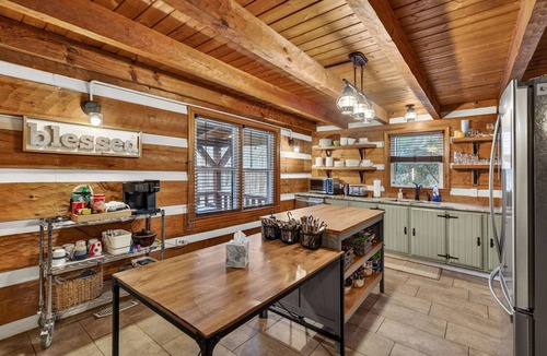 Fishers Hill Cabin | Waterfront cabin w/fireplace,hot tub & BBQ grill