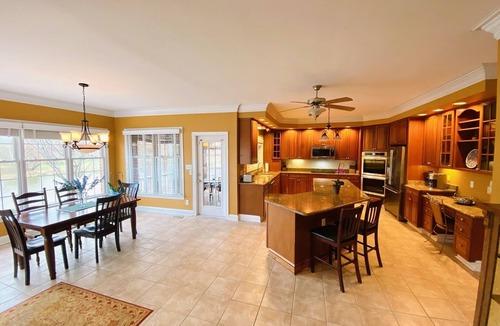 Spotsylvania House | Waterfront Executive Retreat House