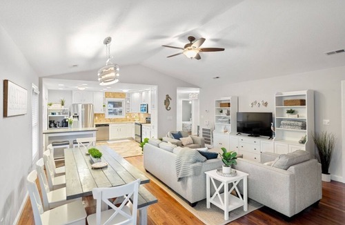 Colington Harbour House | Waterfront! Game Room, Hot Tub, Kayaks, Theater Room,Fire Pit, Comm Pool,Dogs OK