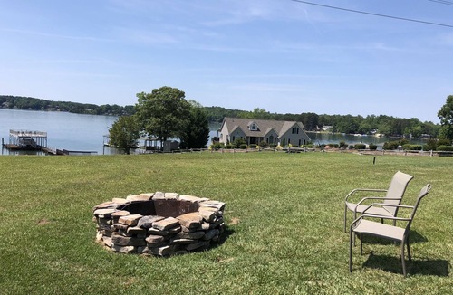 Seneca Apartment | Waterfront Lake Keowee apartment with dock