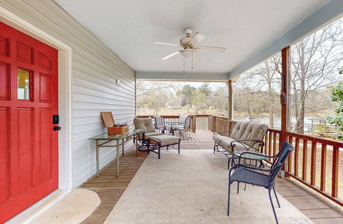 Leesville House | Waterfront Lake Murray Home w/Dock: Dogs Welcome!