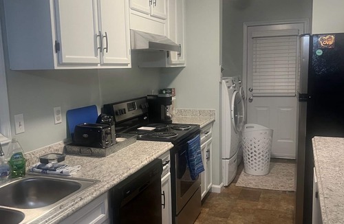 Moneta House | Waterfront-Large Dock-Quiet Cove- Minutes to Drifters-Bridgewater Marina