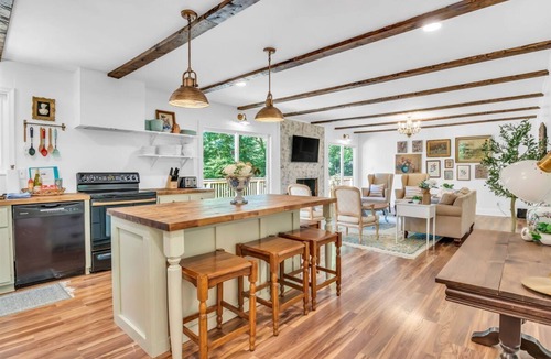 Merifield Acres Cottage | Waterfront Retreat w/Private Dock, Kayaks, Deep Water, Gameroom, Sleeps 12