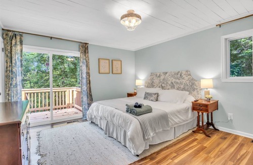 Merifield Acres Cottage | Waterfront Retreat w/Private Dock, Kayaks, Deep Water, Gameroom, Sleeps 12
