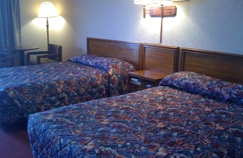 Hamptonville Hotel | Welborn Motel