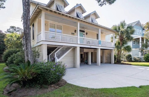 North Litchfield Beach House | Welcome to 438 Cayman Loop, stunning coastal getaway in the heart of SC beaches