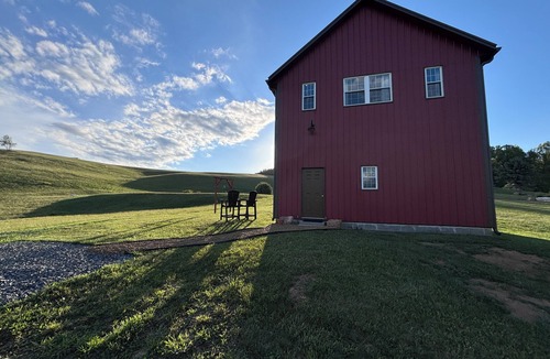 Vesta House | Welcome to The Barn at Windy Ridge. Meadows’ newest and most unique property.