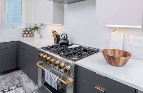 Katie Hill Neighborhood House | Welcome to The Golden Manor Where Elegance Meets Music City