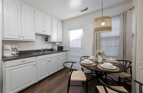 Rosewood House | Welcome to the Urban Bungalow, a historic duplex in the Heart of Rosewood.