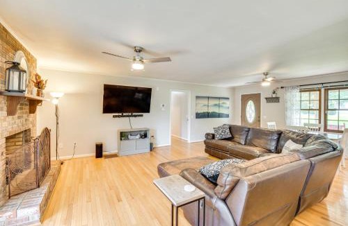 West Union House | West Union Home w/Saltwater Pool on 2 Acres!