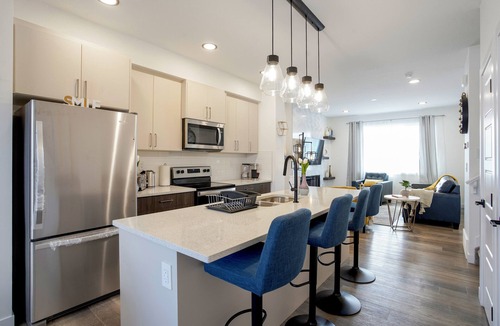 Jasper Place House | Westend Escape - 8 min from West Edmonton Mall!