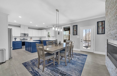 Catawba House | Whispering Winds | Brand New Lakefront 6BR on Lake Norman | Sleeps 15 | Free Pedal Boat