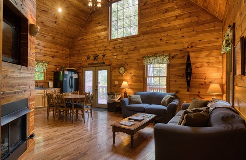 Bristol Cabin | Whistling Timbers Cabin