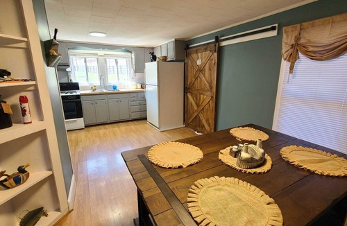 Mouth of Wilson Cabin | Wild Horse Lodge at Highland Hideaways near Grayson Highlands - Arcade/Theater