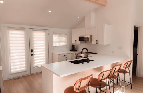Ruthven House | Wine Country Cottage
