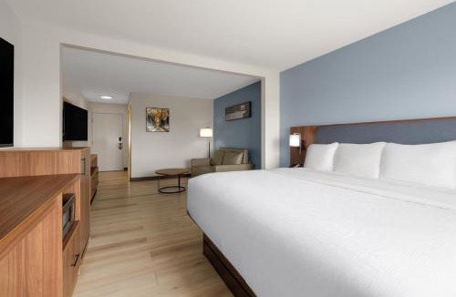 Dublin Hotel | Wingate by Wyndham Dublin Near Claytor Lake State Park