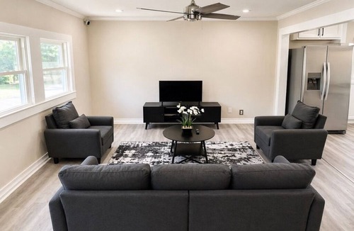 Concord House | Wonderful 2-bedroom house with AC in tranquil Concord
