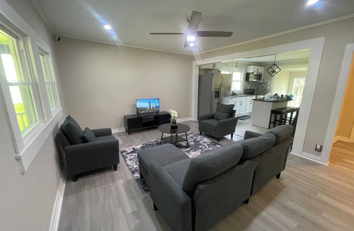 Concord House | Wonderful 2-bedroom house with AC in tranquil Concord