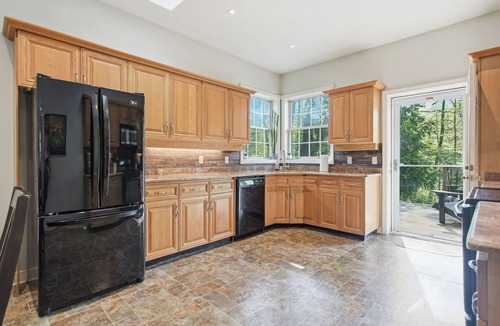 Grand Bend Cottage | WoodPark Cottage 7bedrooms Gamesroom