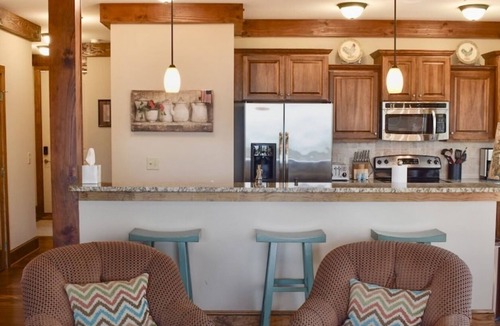Boone Condo | WOW Grandfather View!No Stairs☆2 King Ensuites☆Gas Grill☆Fast Wi-Fi☆Resort Amen.
