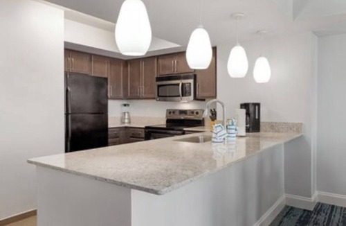 Cherry Grove Beach Hotel | Wyndham Towers on the Grove-Beautiful 3br sleeps 10!
