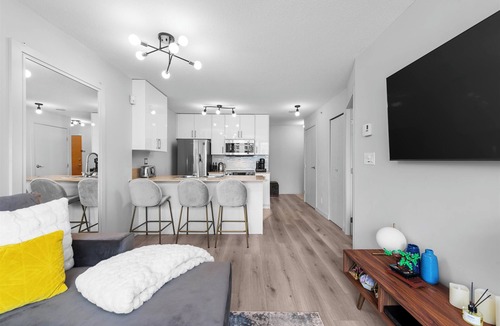 Midtown Toronto Condo | Yorkville Luxury Suite – Perfect for Major international sporting event Guests