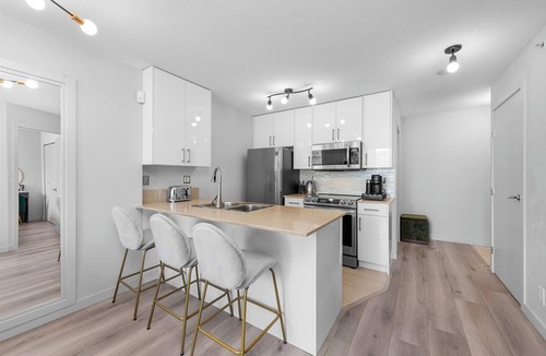 Midtown Toronto Condo | Yorkville Luxury Suite – Perfect for Major international sporting event Guests