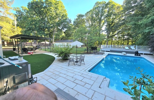 Weddington House | Your Peaceful Secured Garden Escape Guest House.