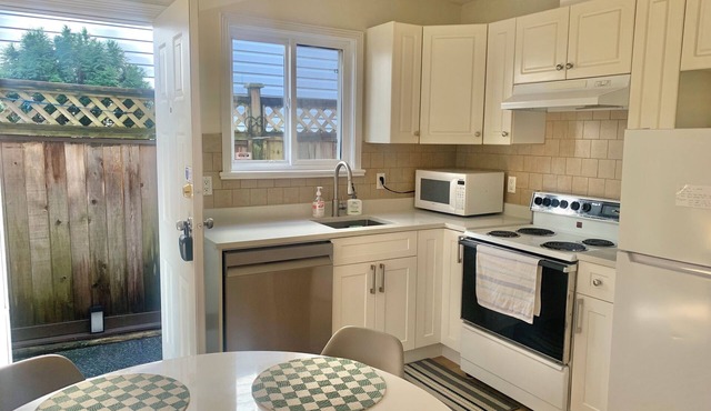 1 Bed 1 Bath Suite Coquitlam Centre
