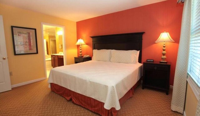 1-Bedroom Getaway at Williamsburg Resort in a prime location.