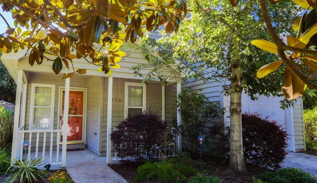10 Mins to Beach & Downtown From This Family Friendly Home w/Private Patio & Kids' Bunk Bedroom
