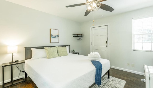 13 The Eero Room - A PMI Scenic City Vacation Rental