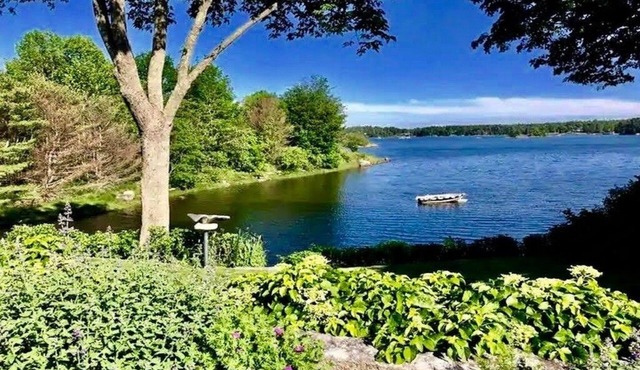 19th C. Waterfront 5B/5B Home in Blue Hill-Gardens & Harbor views. Sleeps 10
