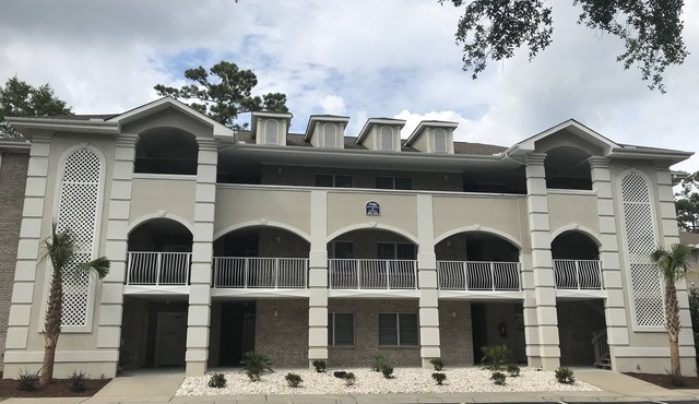 1st floor 2 BR, 2 BA Condo close to Beach & Golf Courses w/Indoor/Outdoor pools